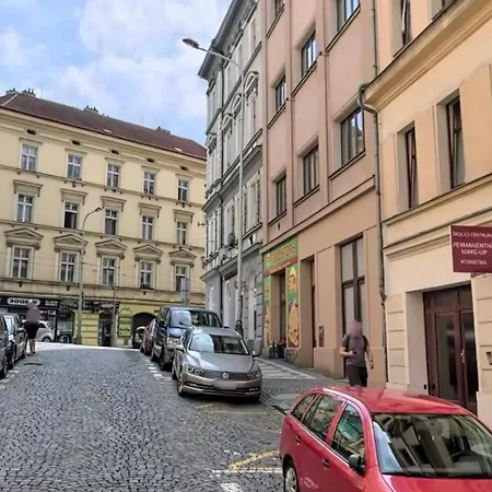 Cimburkova Апартаменты *